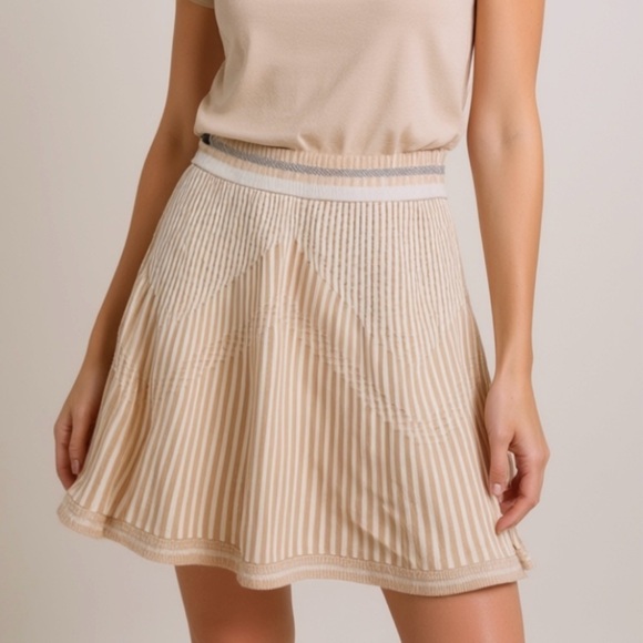 BCBGMaxAzria Dresses & Skirts - BCBGMAXAZRIA Striped Knit A-Line Skirt XS Beige White Stretchy Flared Style